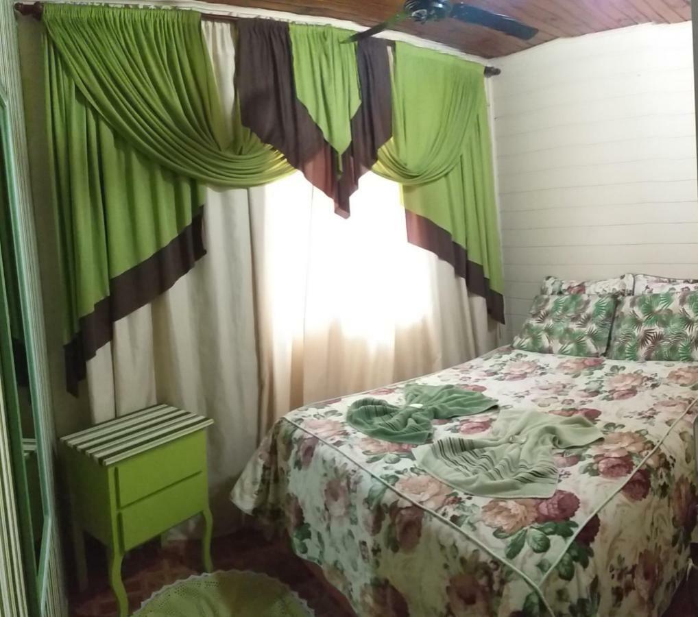 فندق Casa De Temporada Familiar أوروبيسي المظهر الخارجي الصورة